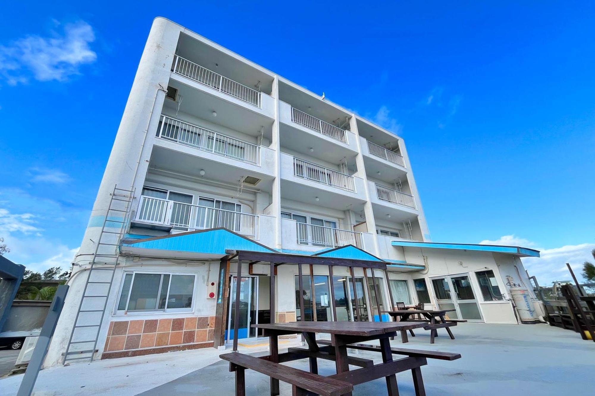 Crystal Inn Onna Exterior foto